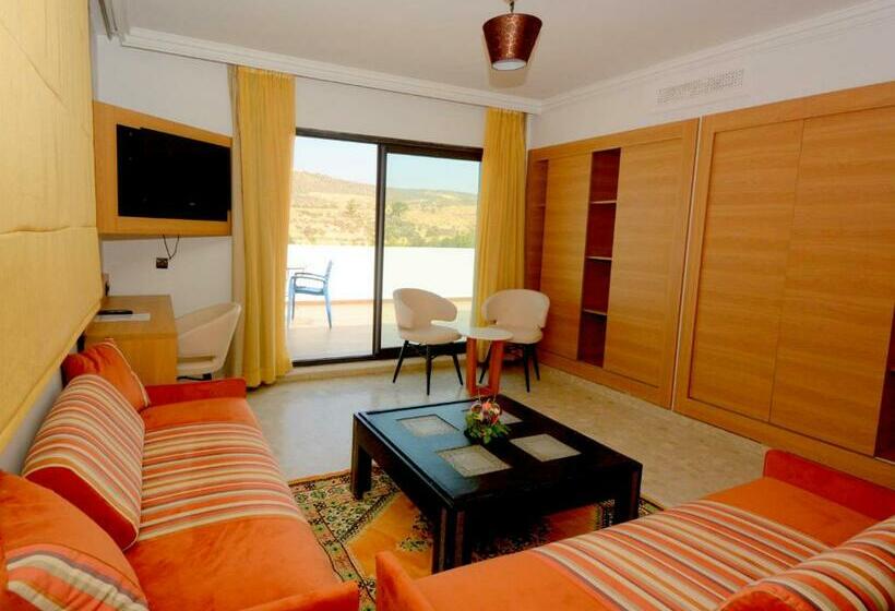 سوییت, Oasis Hotel & Spa
