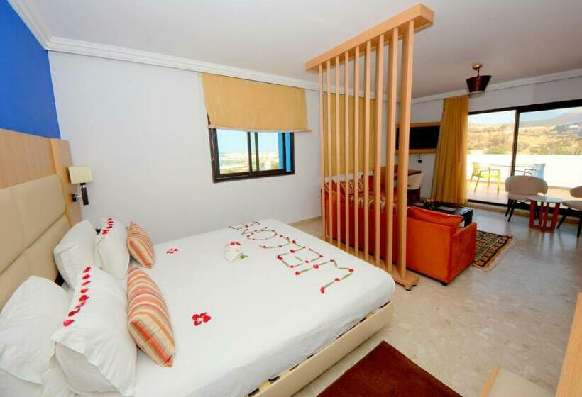سوییت, Oasis Hotel & Spa
