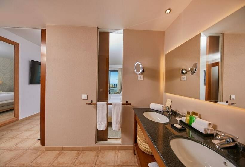 اتاق استاندارد با بالکن و چشم‌انداز دریا, Secrets Lanzarote Resort & Spa   Adults Only