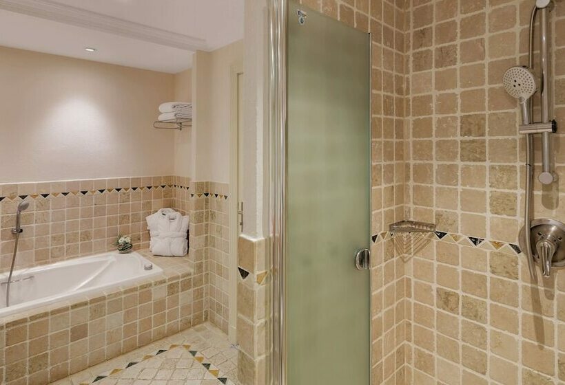 اتاق لوکس با چشم‌انداز استخر, Steigenberger Hotel And Resort Camp De Mar
