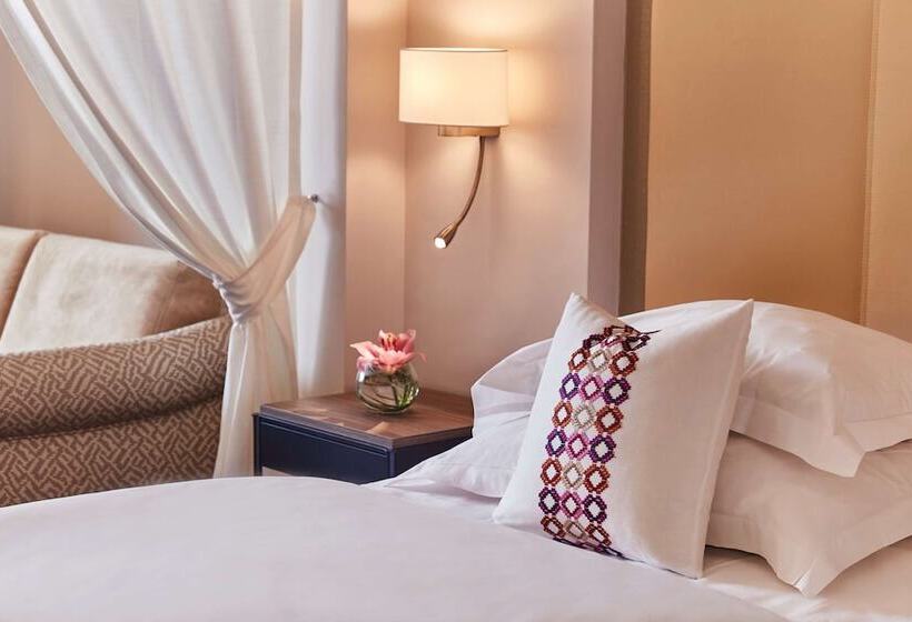 اتاق لوکس با چشم‌انداز استخر, Steigenberger Hotel And Resort Camp De Mar