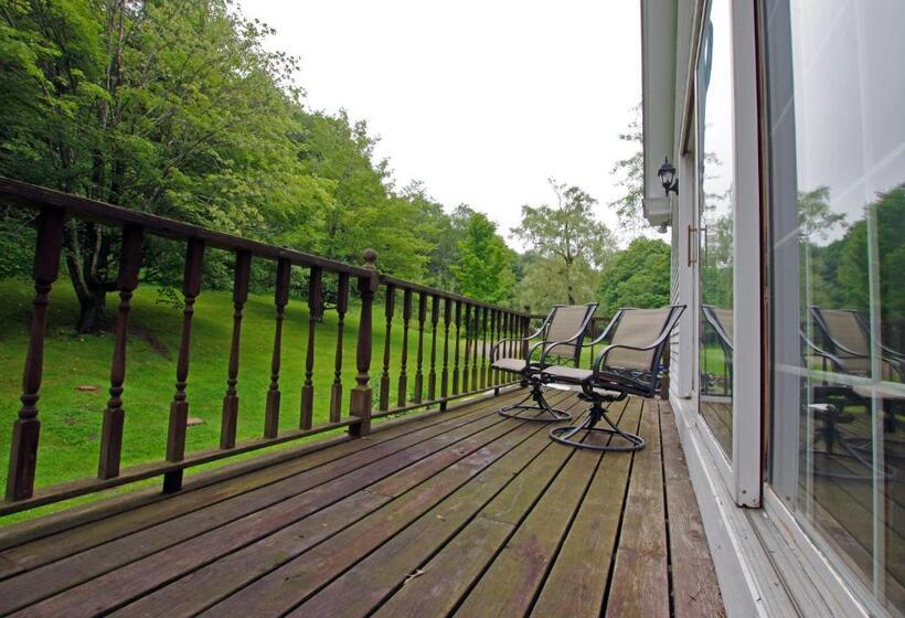سوئیت با تخت بزرگ, The Wilmington Inn