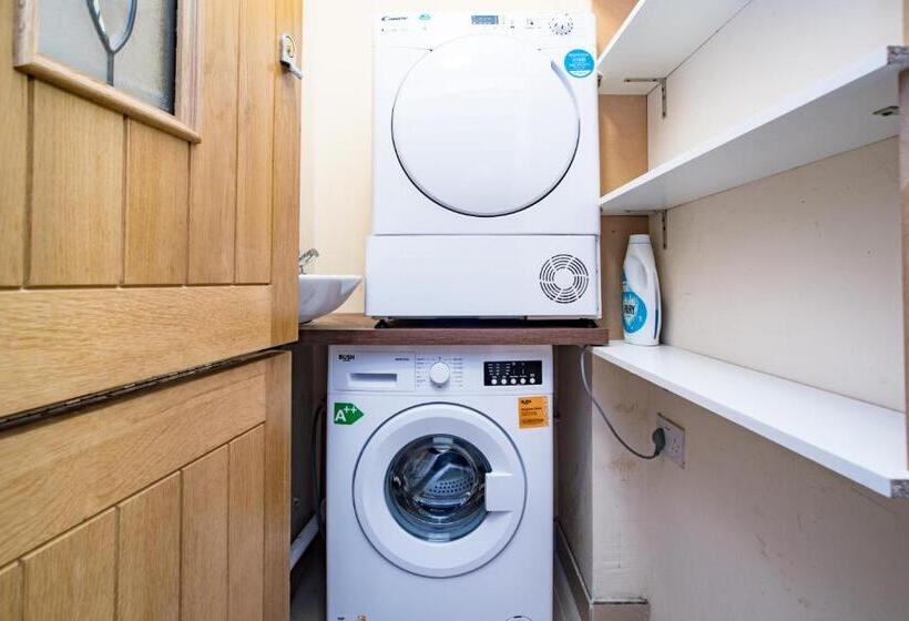 اتاق استاندارد با سرویس بهداشتی مشترک, Wilson Lodge
