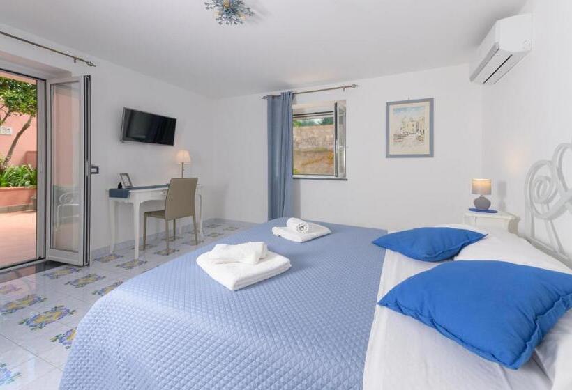 سوییت جونیور, B&b Mediterraneo