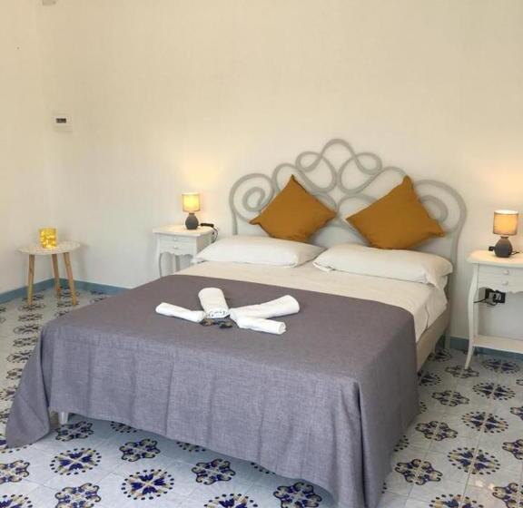 سوئیت جونیور با تراس, B&b Mediterraneo