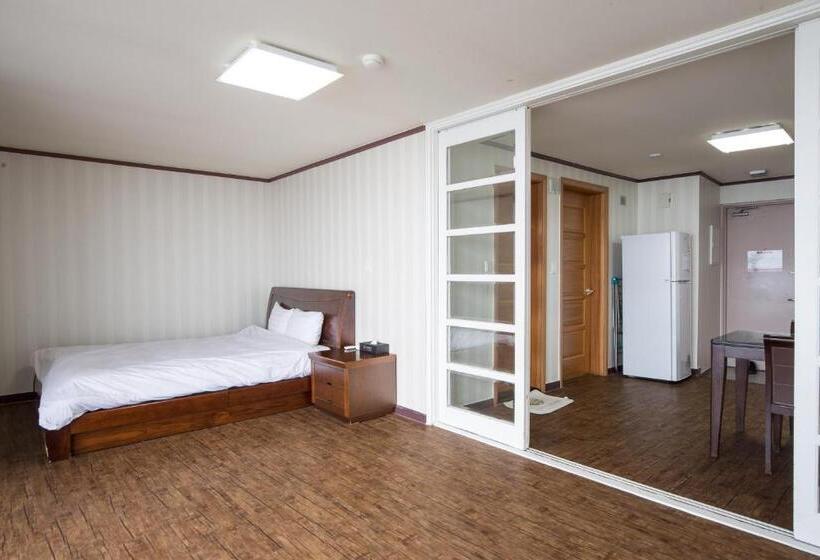 اتاق خانوادگی با چشم‌انداز دریا, Benikea Hotel Mountain & Ocean Sokcho