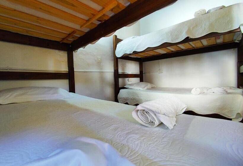 Economy Quadruple Room, Hostel Trip Monkey Barichara