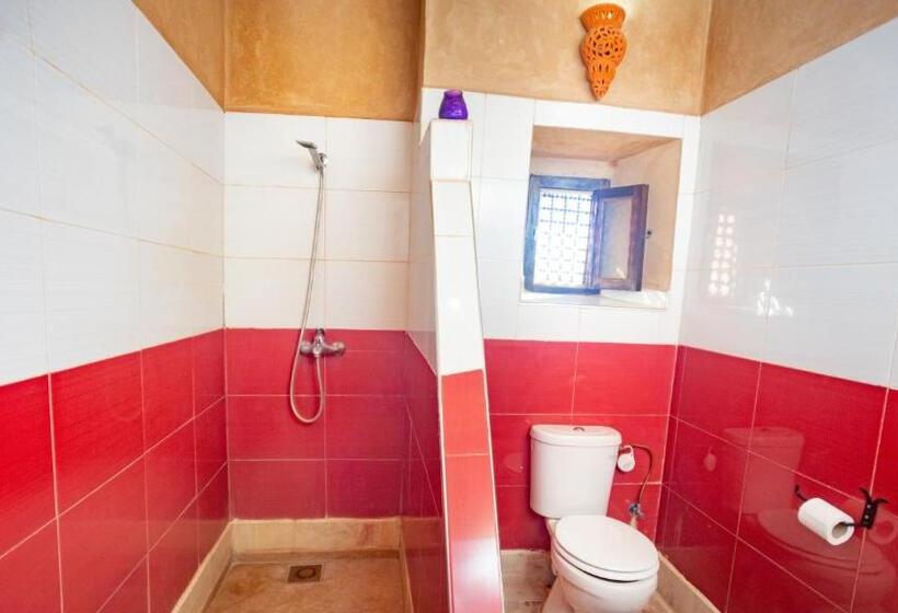 اتاق خانوادگی با چشم‌انداز استخر, Ecolodge L île De Ouarzazate