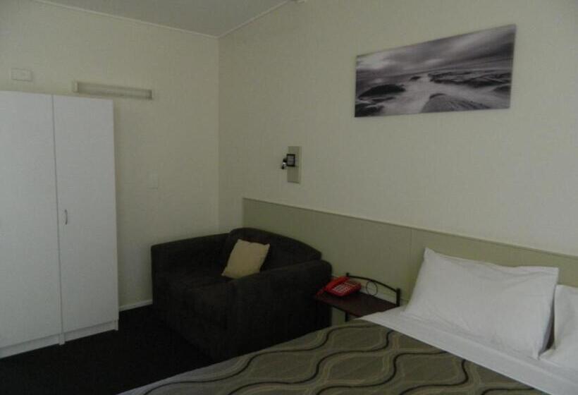 اتاق استاندارد با تخت دو نفره بزرگ, Coachman Motel