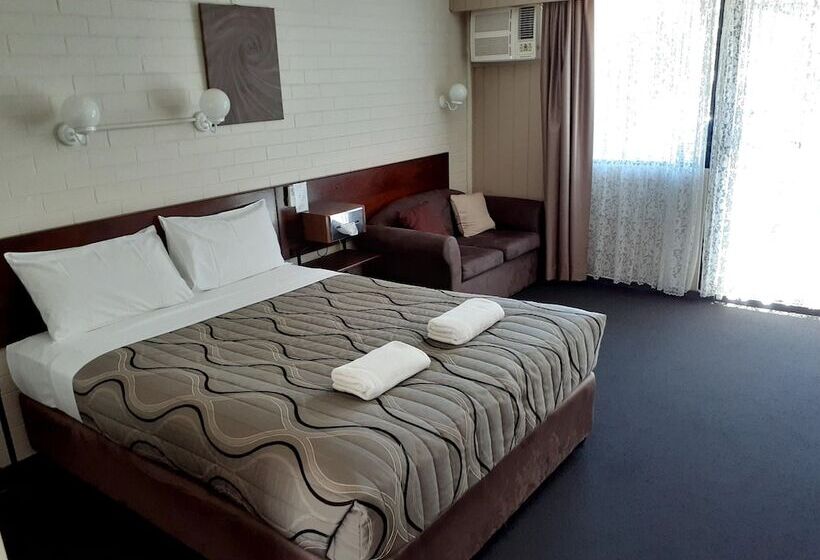 اتاق اجرایی, Coachman Motel