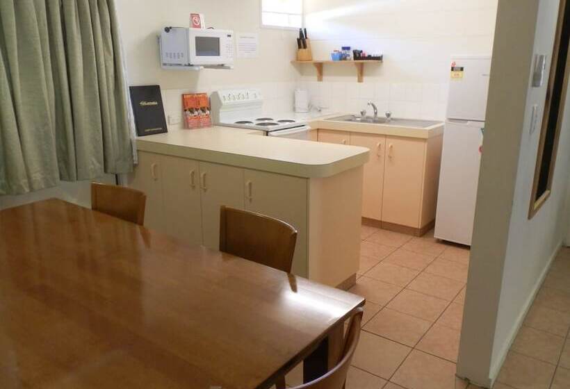 اتاق استاندارد, Coachman Motel