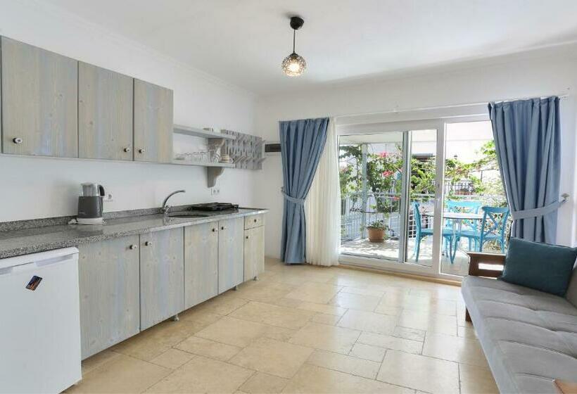 استودیوی استاندارد, Ceylan Boutique House