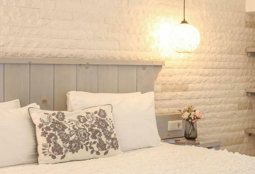استودیوی استاندارد, Ceylan Boutique House