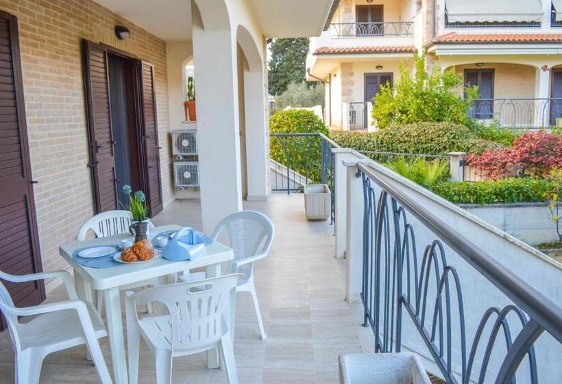 آپارتمان 1 خوابه, Homiday   Residence Micaene