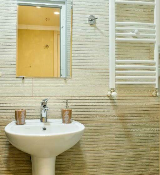 Economy Triple Room, Hostel Look