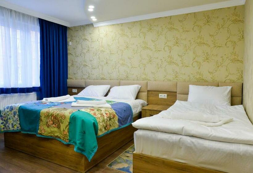 Economy Triple Room, Hostel Look