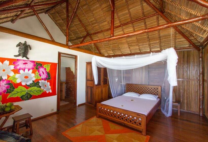 اتاق استاندارد با چشم‌انداز دریا, Antoremba Lodge