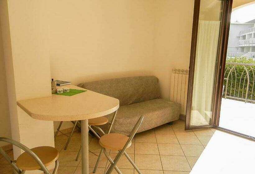 اتاق استاندارد با بالکن, Homiday   Residence Micaene