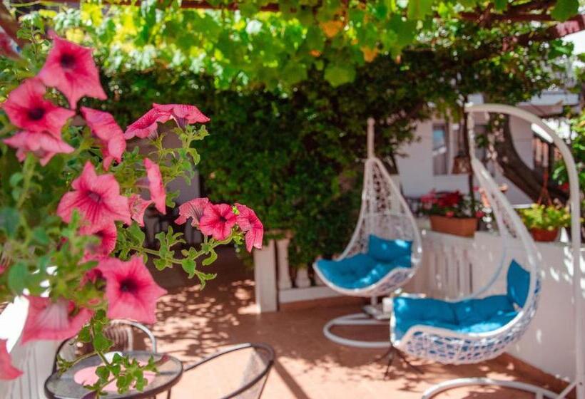 Standard Triple Room with Terrace, Mediterranean Retreat Becici
