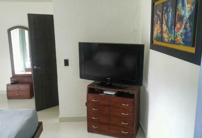 اتاق لوکس با تخت بزرگ, Orange House Downtown