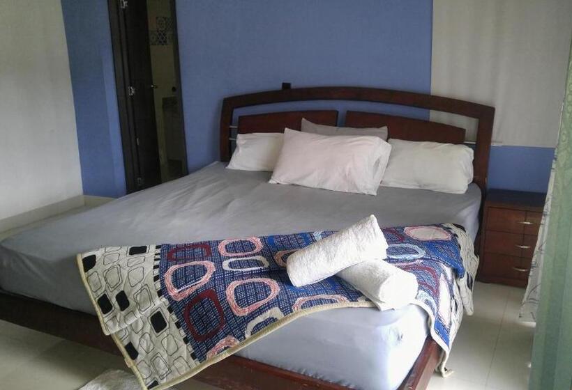 اتاق لوکس با تخت بزرگ, Orange House Downtown