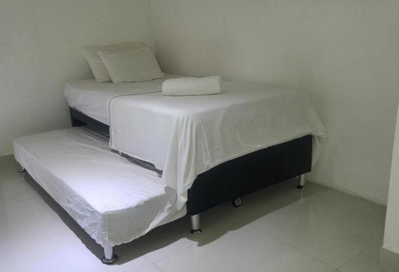 اتاق استاندارد چهار تخته, Orange House Downtown