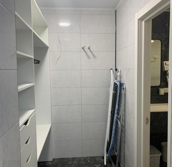 سوییت خانوادگی, Gostinyi Dvorik Nikol
