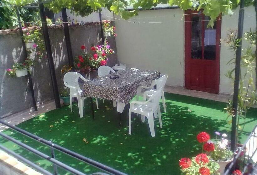 آپارتمان 2 خوابه, Dom Lidiya