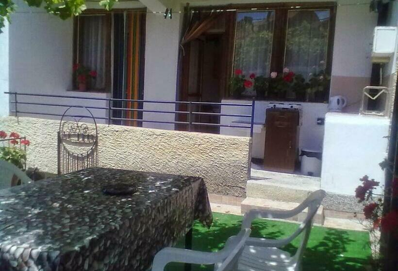 Apartamento 2 Dormitorios, Dom Lidiya