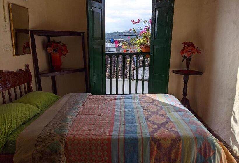 اتاق استاندارد با بالکن, Hospedaje El Jardín