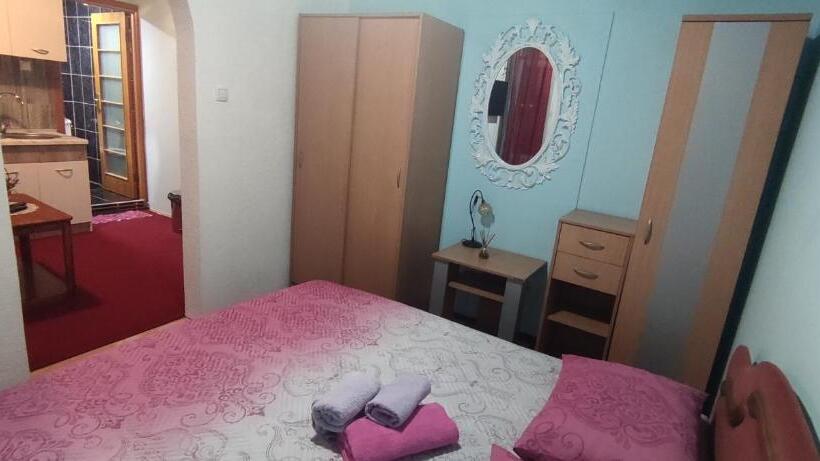 اتاق لوکس, Guesthouse Prenociste Faraon