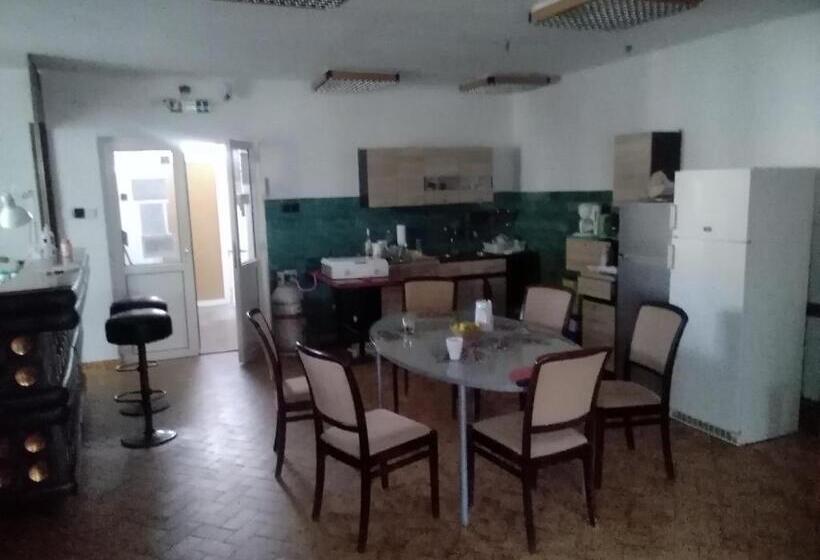 اتاق استاندارد, Parti Sétány Vendégház
