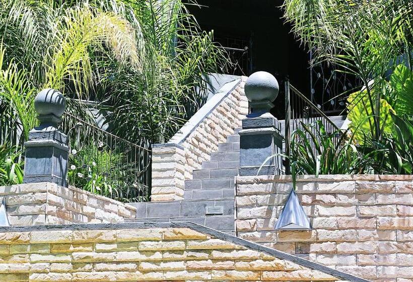 سوییت با چشم‌انداز استخر, Villa Borghesi