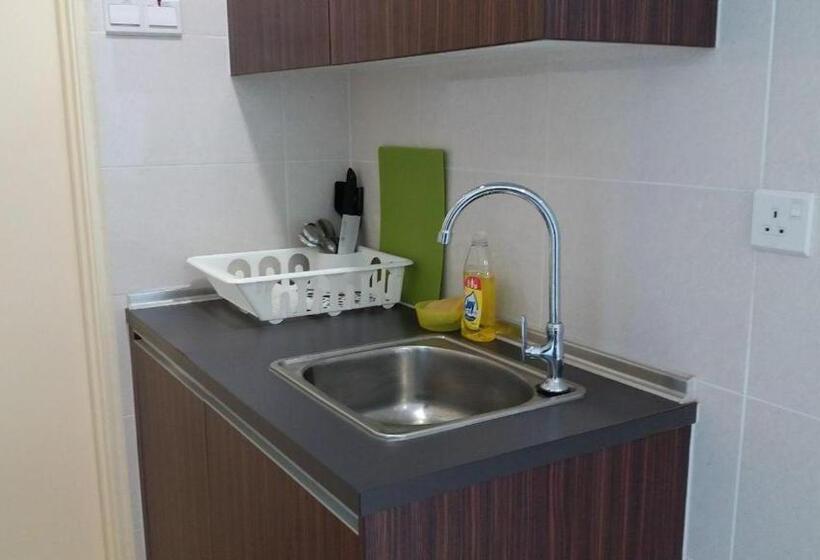 带大床的标准工作室, Vista Alam Roomstay Homestay