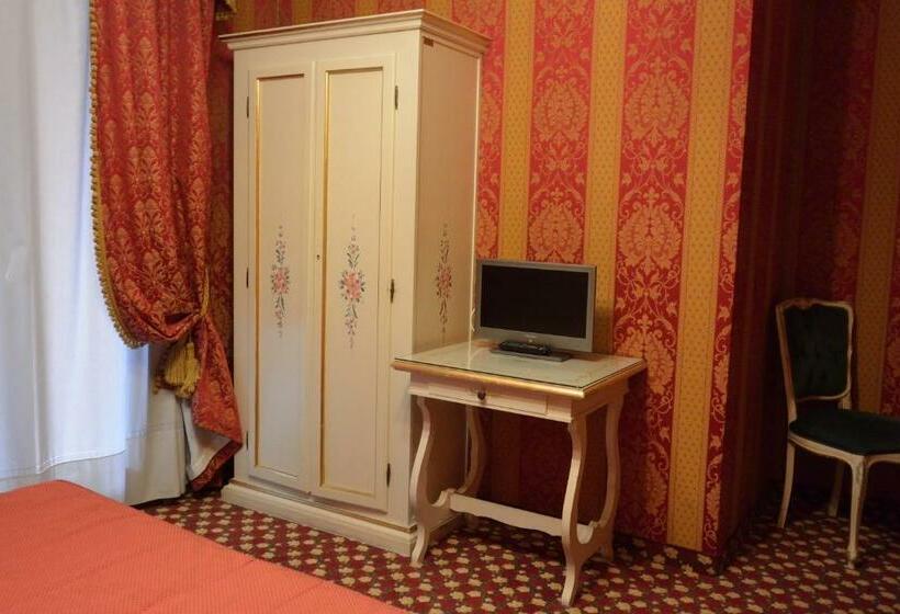 Standard Room, Belle Arti