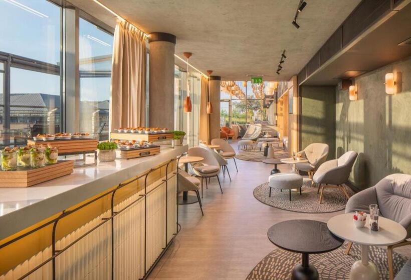 سوئیت پریمیوم, Crowne Plaza Budapest, An Ihg