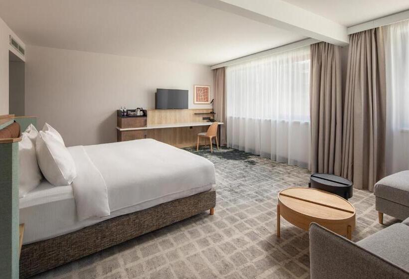 اتاق لوکس, Crowne Plaza Budapest, An Ihg