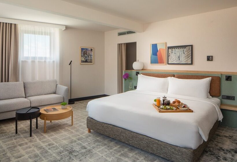 اتاق لوکس, Crowne Plaza Budapest, An Ihg