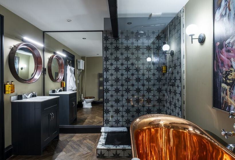 سوییت خانوادگی, Derwent Manor Boutique