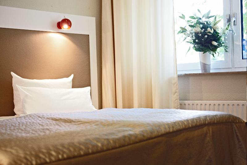 اتاق استاندارد سه نفره, Domicil Hamburg By Golden Tulip