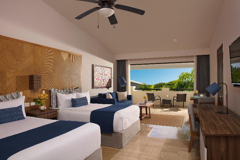 سوئیت جونیور با چشم‌انداز, Dreams Sapphire Resort & Spa