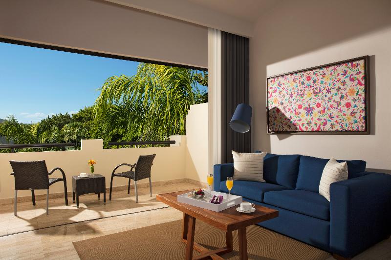 سوئیت جونیور با چشم‌انداز, Dreams Sapphire Resort & Spa