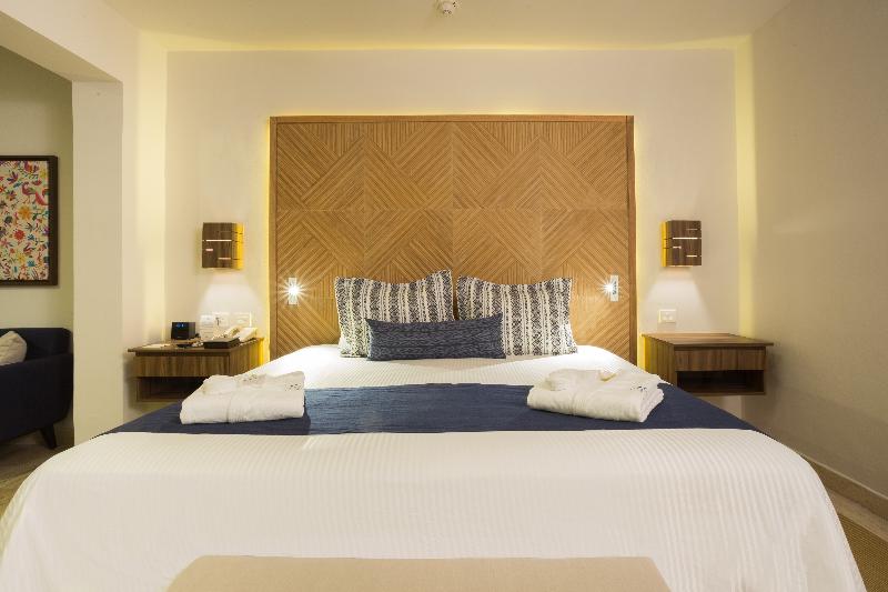 سوئیت جونیور با چشم‌انداز, Dreams Sapphire Resort & Spa