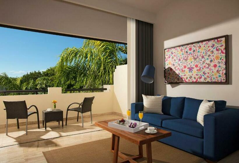 Deluxe Junior Suite Views, Dreams Sapphire Resort & Spa  All Inclusive