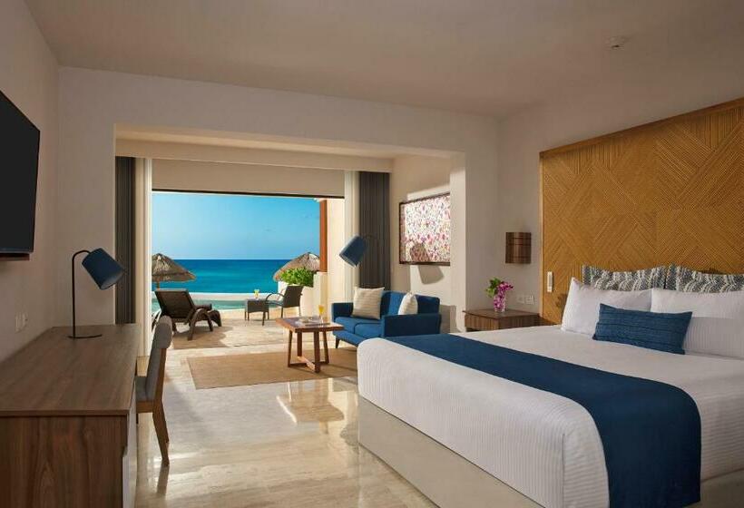 Club Junior Suite, Dreams Sapphire Resort & Spa  All Inclusive