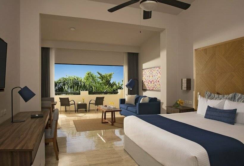 Club Junior Suite, Dreams Sapphire Resort & Spa  All Inclusive