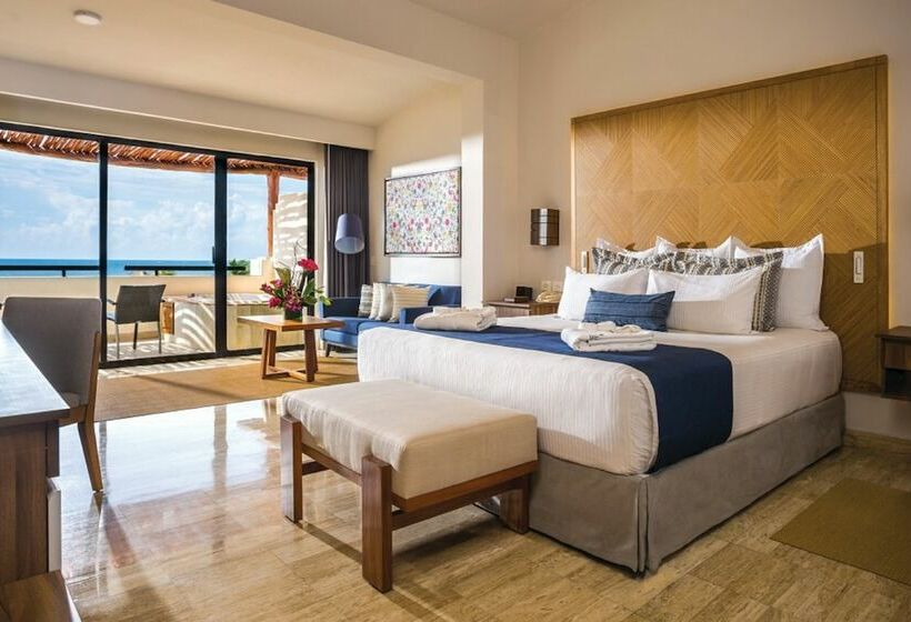 Club Junior Suite, Dreams Sapphire Resort & Spa  All Inclusive