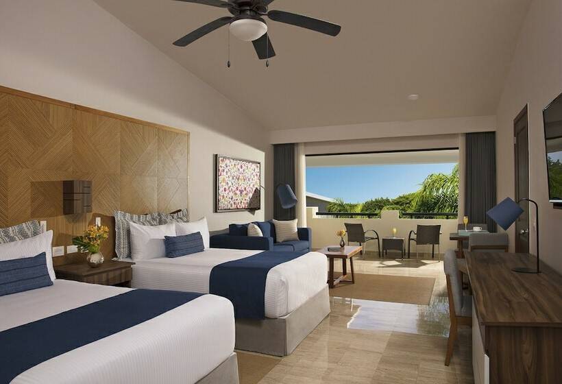 Club Junior Suite with Views, Dreams Sapphire Resort & Spa  All Inclusive