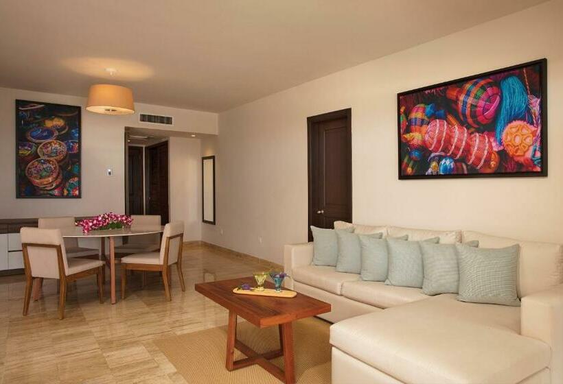 سوئیت کلاب, Dreams Sapphire Resort & Spa