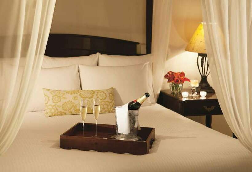 سوئیت کلاب, Dreams Sapphire Resort & Spa